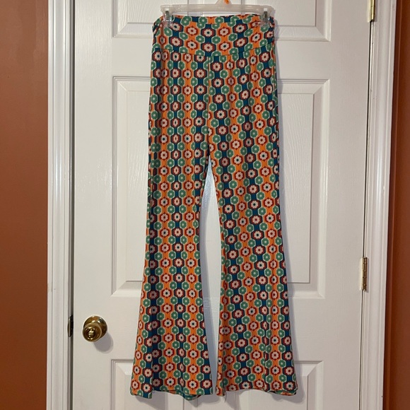 EARTHBOUND Pants - Stretchy floral yoga pants medium